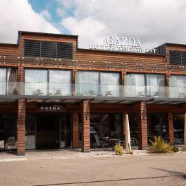 GAZDA Hotel&Restaurant - Self Chek-In,位于Jesenice的酒店