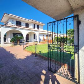 Villa Charlene，位于Terrauzza的酒店