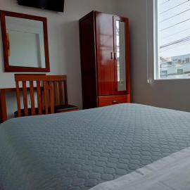 HOTEL DEL RIVER MONUMENTO，位于Sangolquí的酒店