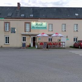 Le relais du petit rest'ô Perche，位于Les Croix Chemins的酒店
