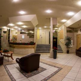 Hotel Leśny，位于斯切尔采奥波莱斯基的酒店