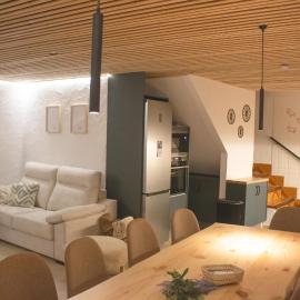 LaRueda Casa Rural，位于艾纳的酒店