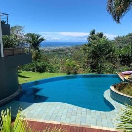 Tahiti Apartment condo 1 bedroom pools Faaa，位于帕皮提的酒店