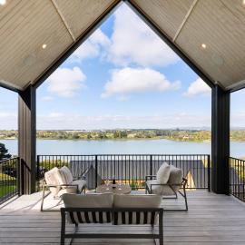 Estuary Views - Riverhead Holiday House