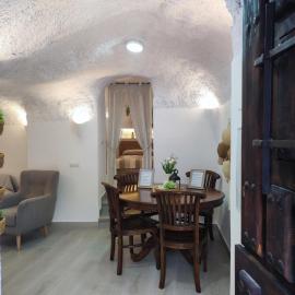 Cueva Virgen de las Nieves，位于莫纳奇尔的酒店