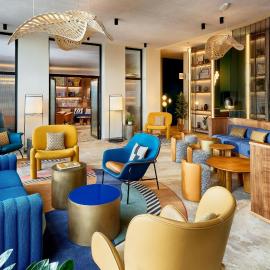 Courtyard by Marriott Lyon Eurexpo Stadium，位于热纳的酒店