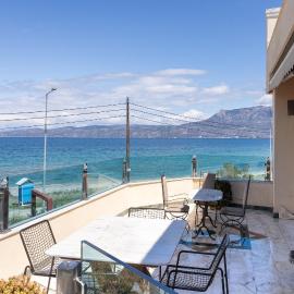 LIVAS Corinth Seaside Family Apartment，位于科林斯的酒店
