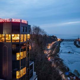 Rossi Luxury Hotel,位于Pazar的酒店