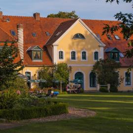 Das Gutshaus Solzow Mecklenburgische Seenplatte Müritz,位于Solzow的酒店
