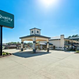 Quality Inn Marshall，位于马绍尔的酒店