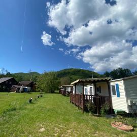Green Camping，位于Gălăoaia的酒店