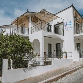 Viento Luxury Apartments - Steps from the Beach，位于普洛马里翁的酒店