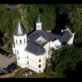 Schlosshotel Bredenfelde,位于Bredenfelde的酒店