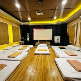 HOST HOMES near AIRPORT BETA BAYVIEW，位于Burayan的酒店