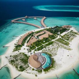 Cinnamon Velifushi Maldives - Complimentary Speedboat Return for 2 pax on 7 nights or more stays valid to 31 Oct 2027 & up to 2 kids stay free，位于Keyodhoo的酒店