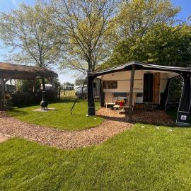 Camping Wijndomein Erve Wisselink，位于Eibergen的酒店