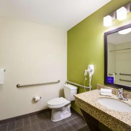 Sleep Inn & Suites Colby，位于科尔比的酒店