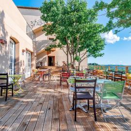 Le Nesk Ventoux - Hotel，位于萨路特德沃克吕兹的酒店