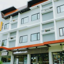 Aura Condotel，位于罗哈斯城的酒店