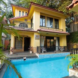 VILLA M - LAGOON 4 Calangute 3BHK Pool Facing, Breakfast Included，位于果阿旧城的酒店