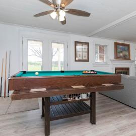 Red Robin Retreat - Near Lake James, NC，位于摩根顿的酒店