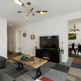 4 beds Private Unit Near BeachWalk, Golf, Trail，位于帕西菲卡的酒店