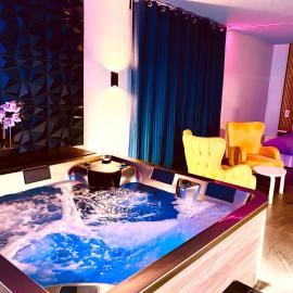 Escapade Romantique Jacuzzi & Sauna Privés