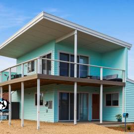 3BR Retro Charm Beach House Getaway，位于阿丁格海滩的酒店