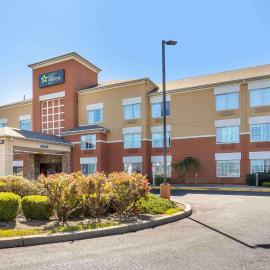 Extended Stay America Suites - Meadowlands - East Rutherford，位于东拉瑟福德的酒店