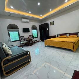 Linh San Hotel，位于Thinh Làng的酒店