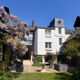 Chambre d'hôtes au manoir proche mer，位于Gamaches的酒店