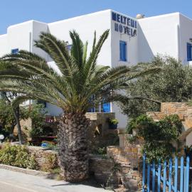 Meltemi Hotel Kythnos-Loutra，位于卢特拉的酒店