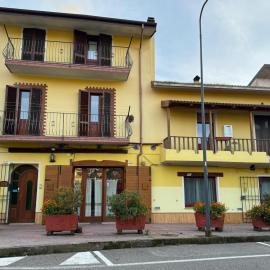 B&B Muggianeddu，位于Tonara的酒店