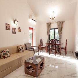 Modern 1BHK Condo With Pool 3min Walk To Beach，位于奥利姆的酒店