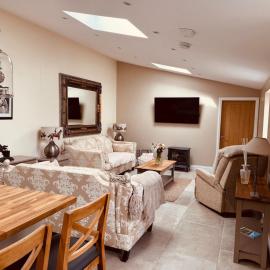 The Forge, Newly Converted Barn，位于康福斯的酒店