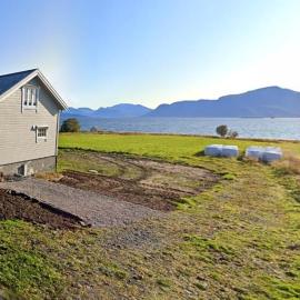 Gamlemgarden by Norgesbooking - house by the sea，位于Longva的酒店