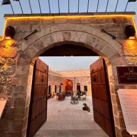 ŞAHMERAN OTEL & Cafe,位于Midyat的酒店