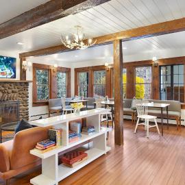 Phoenicia Lodge，位于腓尼基的酒店