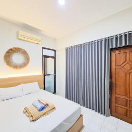 Hotel Djaya RedPartner near Alun Alun Nganjuk，位于Nganjuk的酒店