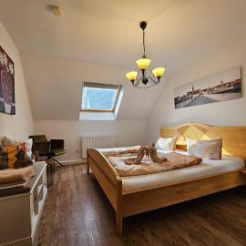 Ferienwohnung Martina，位于Sinzing的酒店