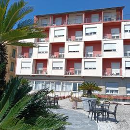 Hotel Robinia，位于因佩里亚的酒店