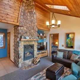 Heart of Superior Lake Cabin: 15 Mi to Lutsen Mtn!，位于Schroeder的酒店