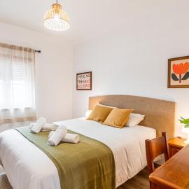 DONOTHING HOUSE - GUESTHOUSE - Baleal，位于费雷尔的酒店