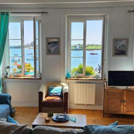 Appartement de charme en duplex face au port de Barfleur，位于巴尔夫勒的酒店