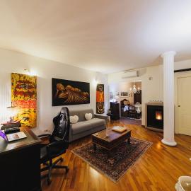 Villa ElSi, Where Relaxation and Elegance Meet，位于瓦伦扎诺的酒店