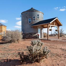 Southwest Silo Stay- 1 Bedroom Near Zion & Bryce，位于Cane Beds的酒店