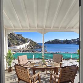 Seaside Haven in Vari