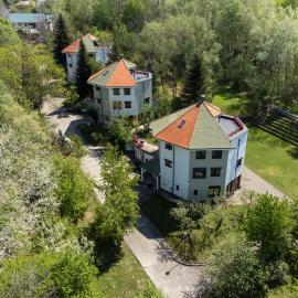 Villa Octogon Câmpina，位于坎皮纳的酒店