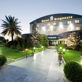 Hotel Ristorante Dragonara，位于圣焦万尼泰亚蒂诺的酒店