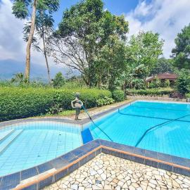 Villa Paul Pamijahan RedPartner，位于Gunungpicung的酒店
